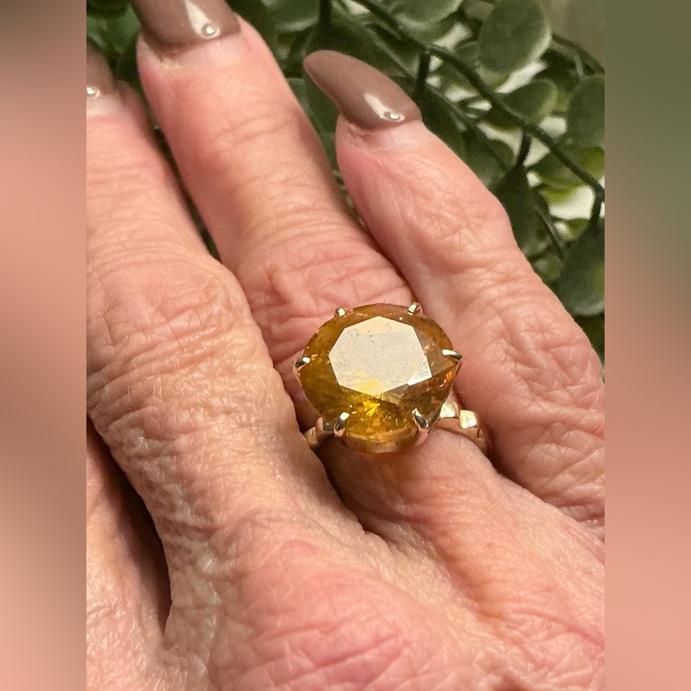 14K Extra Large Citrine round gemstone in fluted setting. Size 71/2-8.